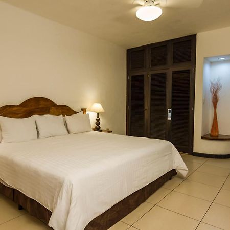 Hotel Soleil Pacifico Chulamar エクステリア 写真