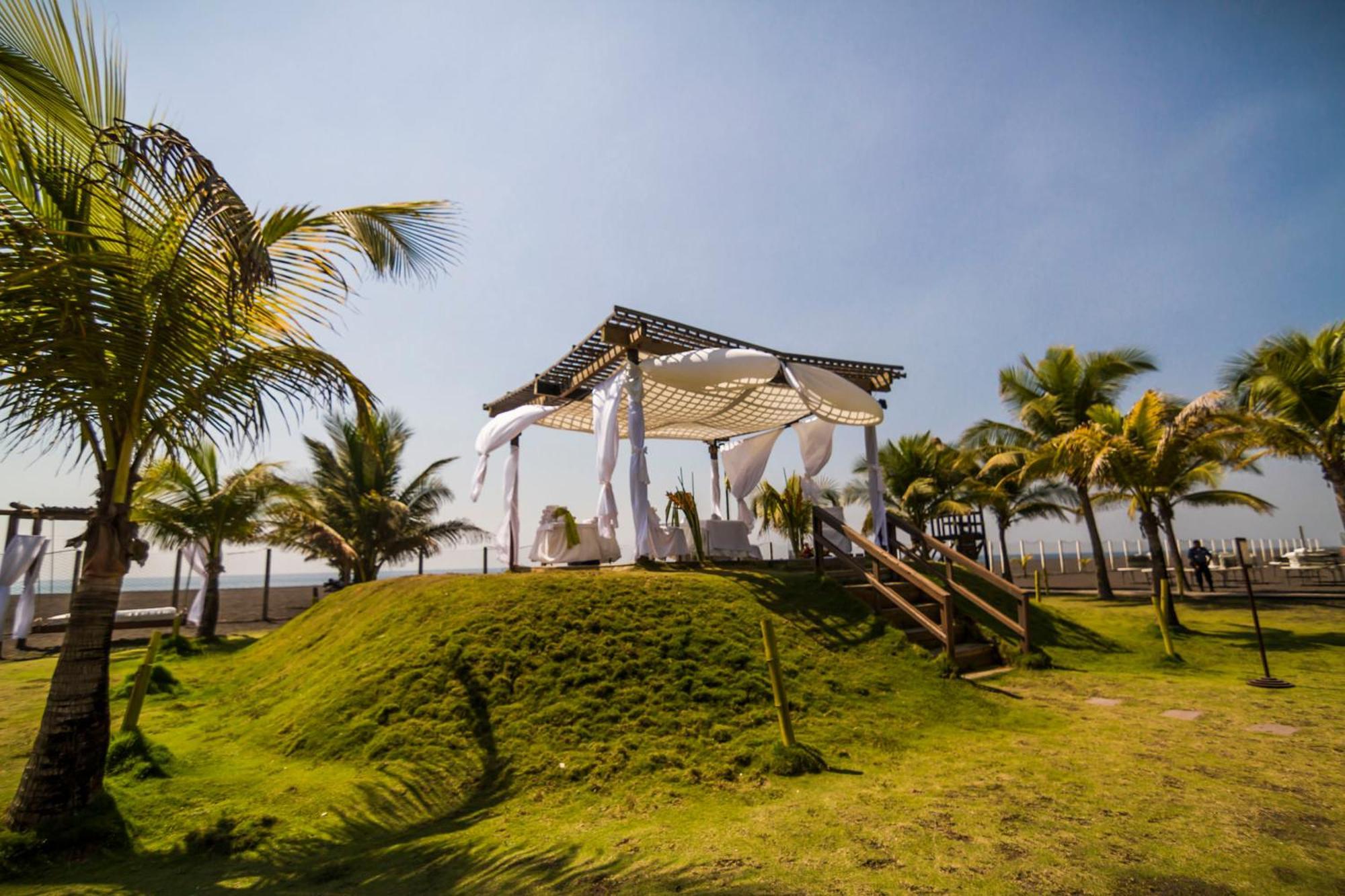 Hotel Soleil Pacifico Chulamar エクステリア 写真