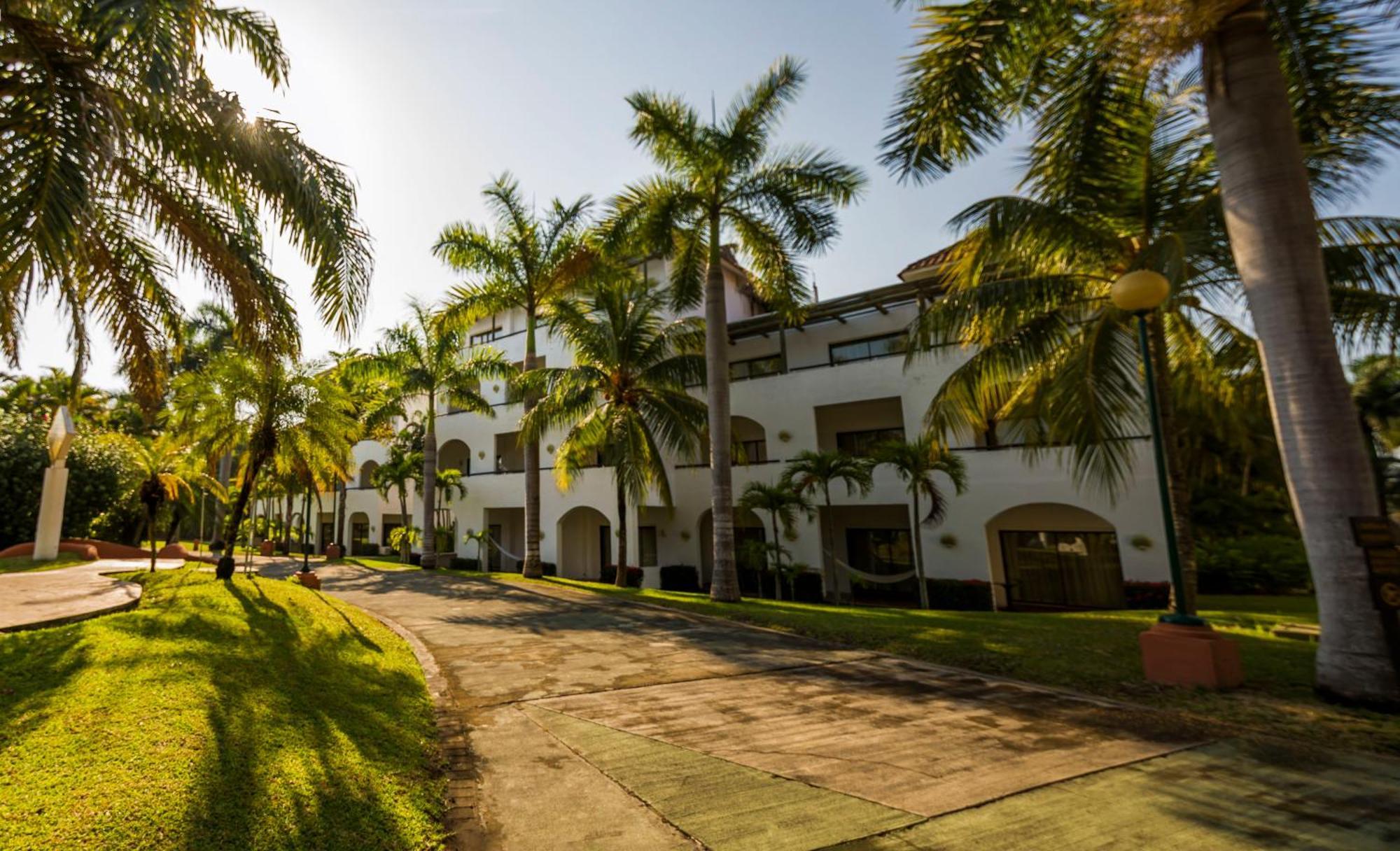 Hotel Soleil Pacifico Chulamar エクステリア 写真