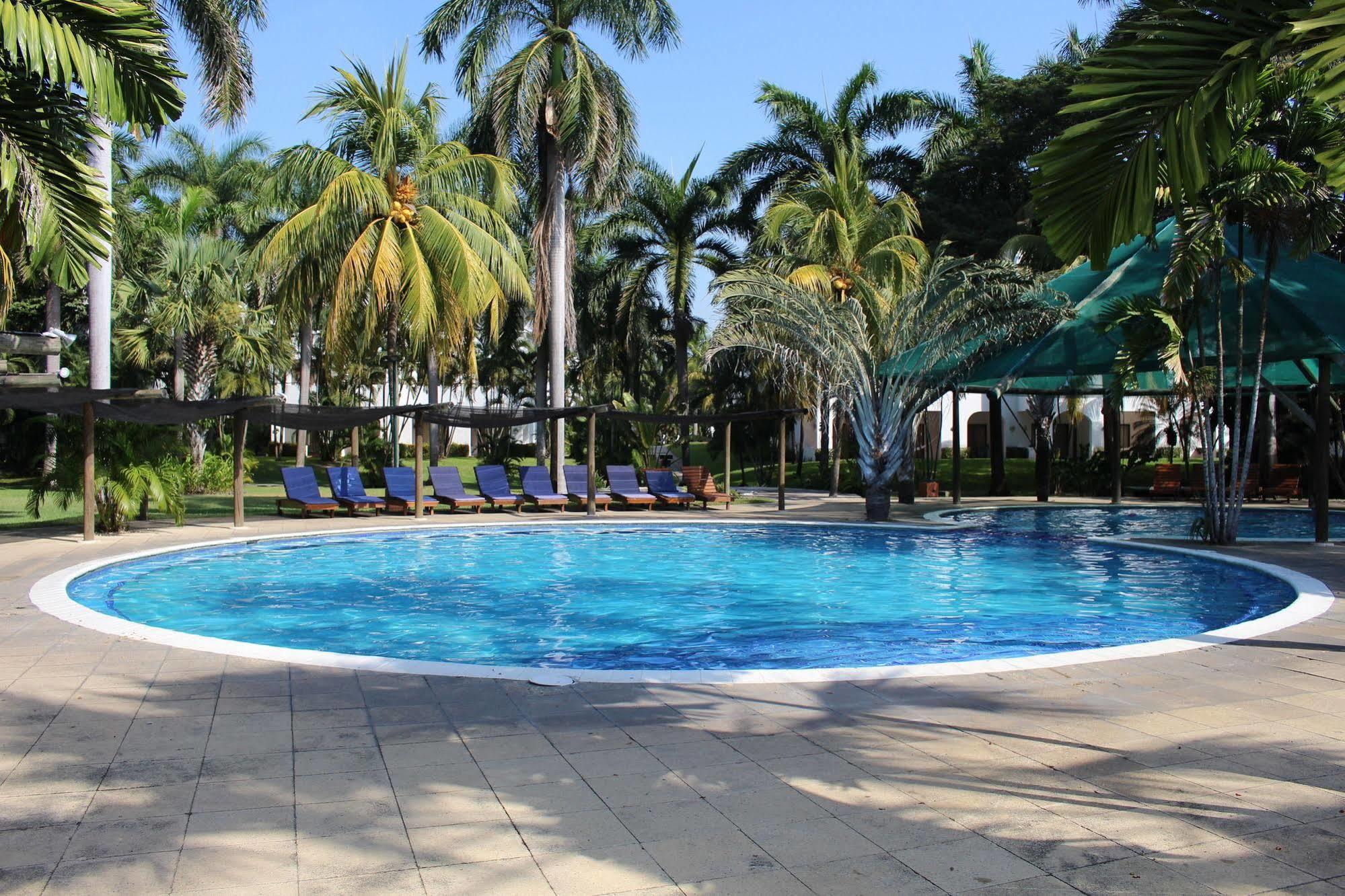 Hotel Soleil Pacifico Chulamar エクステリア 写真